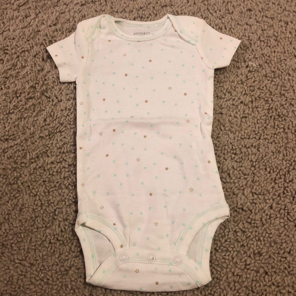 2 bodysuits